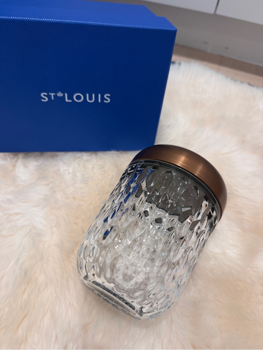 Brand-new - HERMES x SAINT LOUIS CRYSTAL
Folia Mini Portable Lamp, Bronze